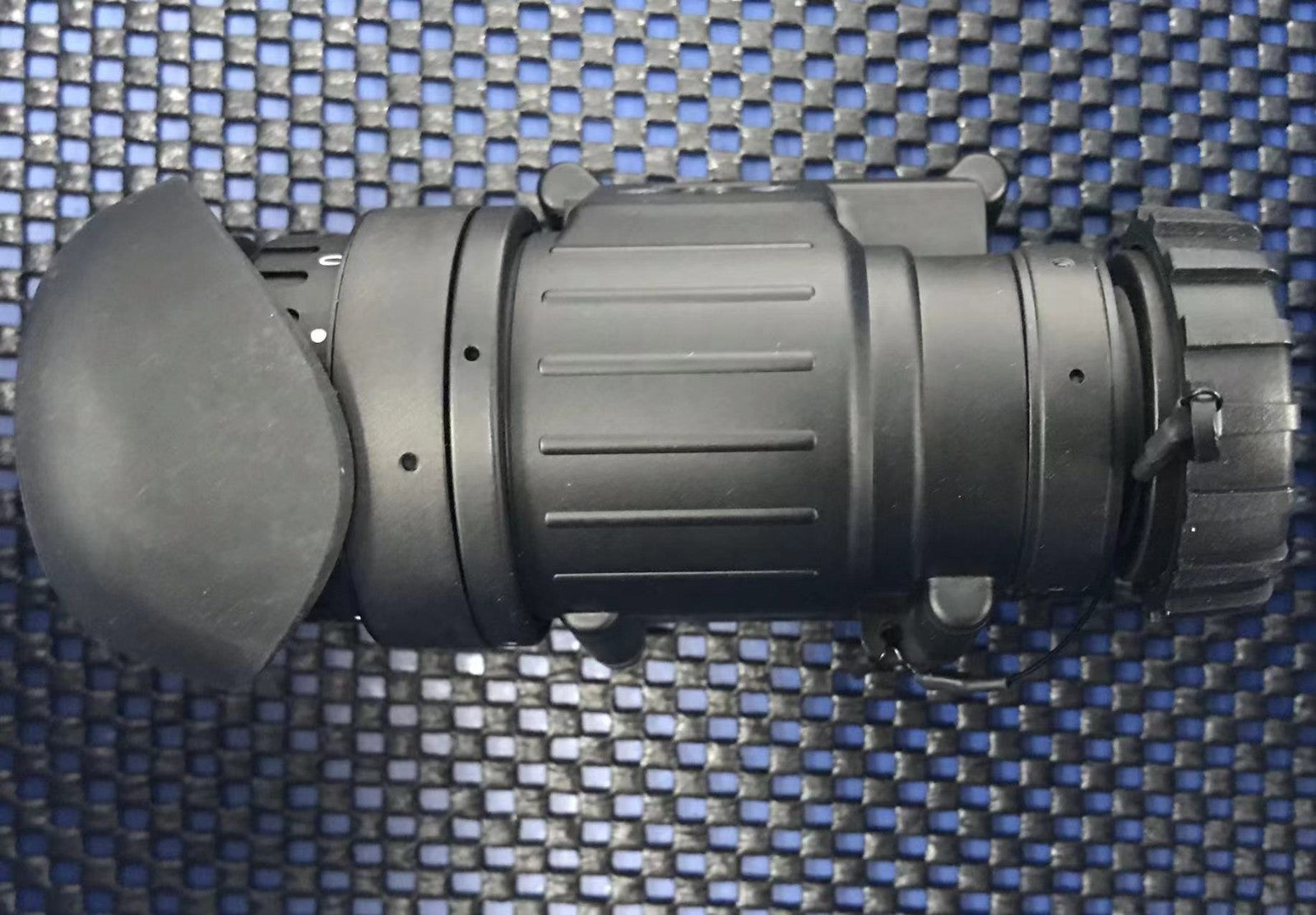 PVS-14 Style NNVT4 White Phosphor Monocular
