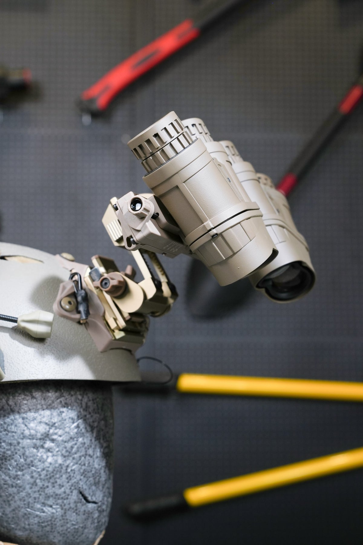 Tan Kaelor KPNVG-18 dovetail panoramic NVG in the raised position