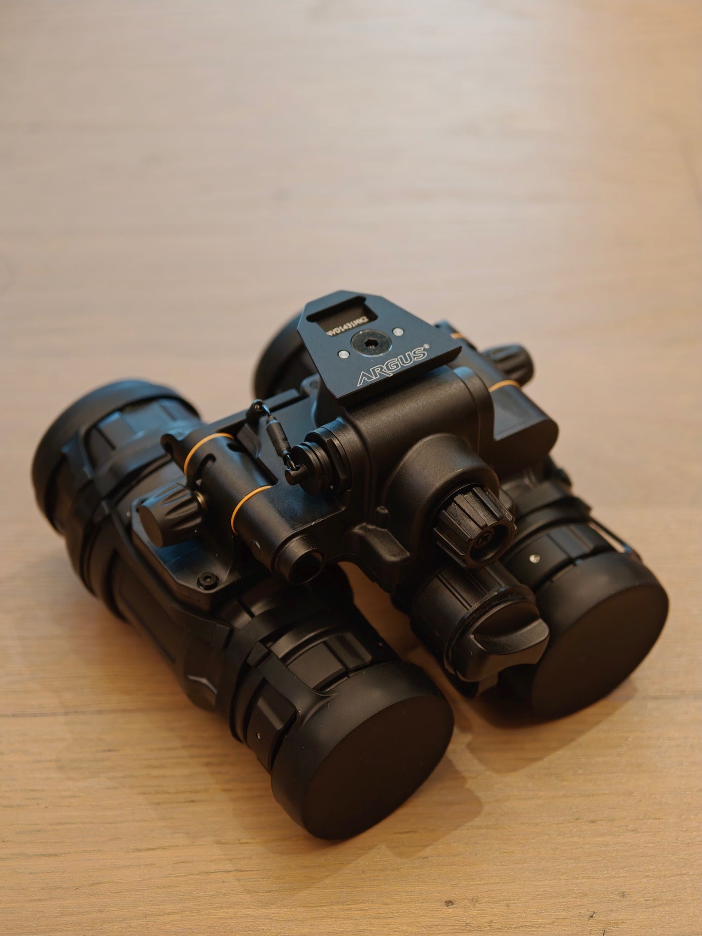 ARGUS BNVD 1431 bridge and dovetail mount interface close-up
